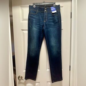 NWT Women’s Apt 9 Straight Leg Tummy Control Jeans Size 14